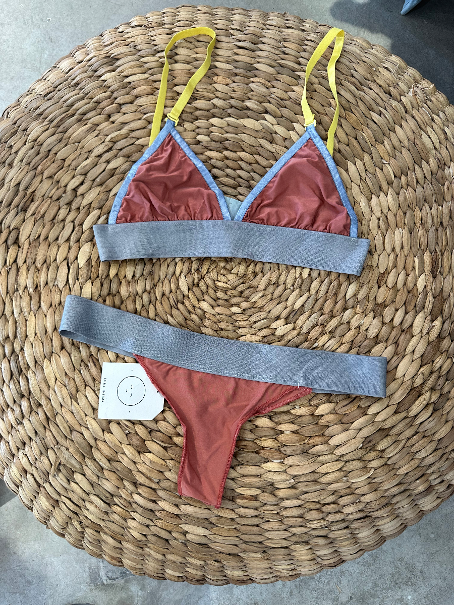 Conjunto interior Sahara/ bikini brasileño