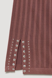 Pantalón de punto cropped con detalle abertura y tachas